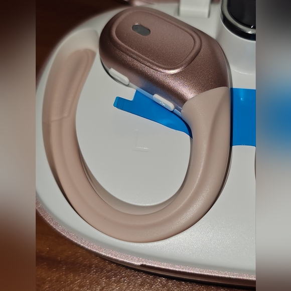 Wireless Bluetooth EarBuds Waterproof LED Display Rose Gold - Picture 4 of 10